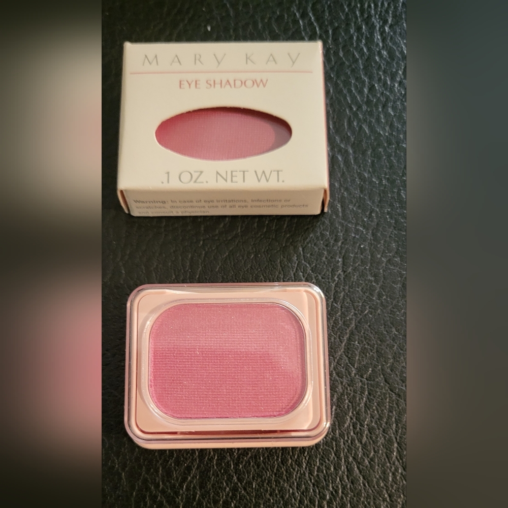 NIB Vintage Mary Kay Eye Shadow Color Tapestry Rose 0005 .1 oz Apply Wet or Dry